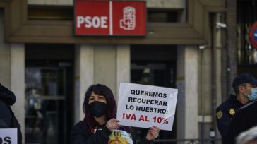 Peluquerías y salones de estética salen a la calle en más de cien ciudades para pedir la vuelta al IVA reducido