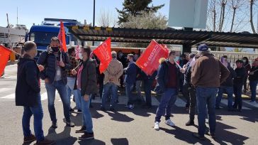 Trabajadores de Eserman se concentran en Puertollano contra los "recortes, impagos e incumplimientos" de la empresa