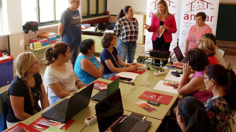 AMFAR otorga a 58 mujeres rurales el diploma acreditativo de formación online 