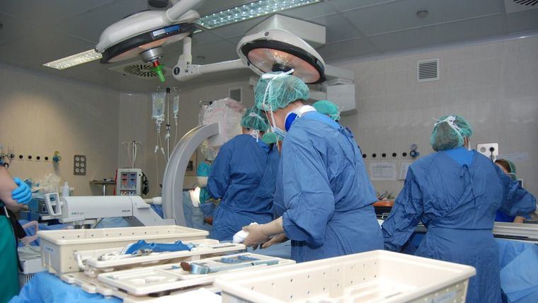 El sistema de salud resiste la presión asistencial por covid y reduce las esperas quirúrgicas y de consultas
