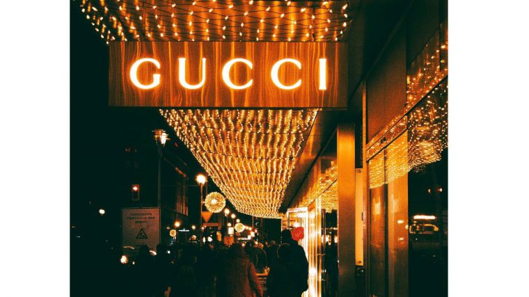 Las marcas de lujo Gucci e YSL facturan 3.890 millones en el primer trimestre