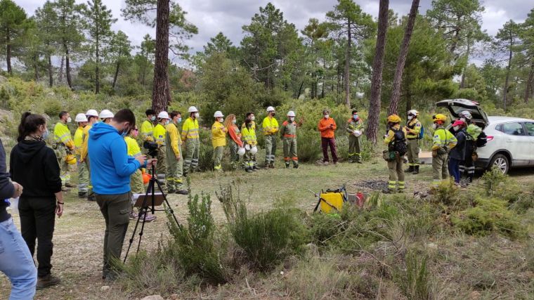 La Escuela Técnica Superior de Ingenieros Agrónomos y de Montes forma en el proyecto “Plantando Cara al Fuego”