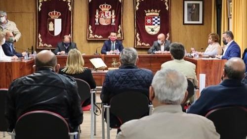 El consejero de Agricultura, Agua y Desarrollo Rural se reúne con la Comunidad de Regantes del Pantano Estrecho de Peñarroya - JCCM