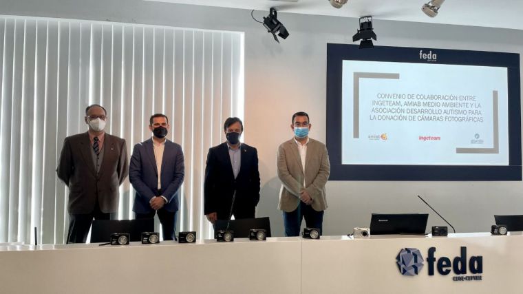 Ingeteam, Amiab y la Asociación Desarrollo firman en FEDA un convenio de economía circular para la recuperación de 119 cámaras fotográficas