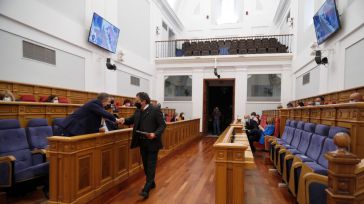 El Pleno del Parlamento regional elige a Javier Sevilla como nuevo secretario segundo de la Mesa