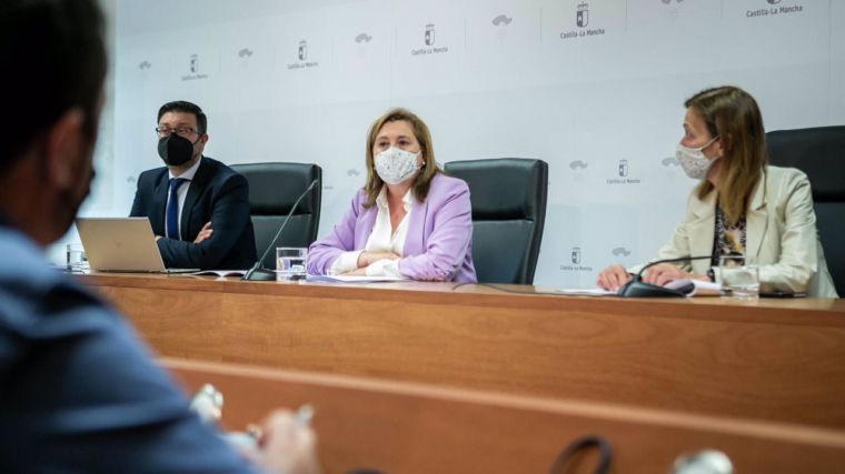 El personal docente y no docente de CLM que faltaba por vacunar recibirá su primera dosis esta semana