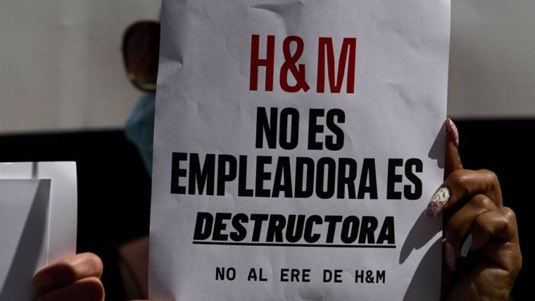 Los sindicatos proponen a H&M suavizar el ERE y reducir a la mitad el cierre de tiendas