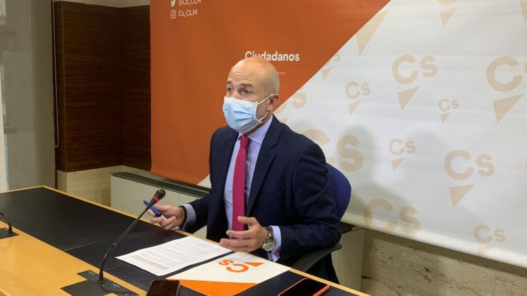 Zapata (Cs) achaca fallos al Gobierno por no contar con el colectivo de veterinarios para vacunar en Castilla-La Mancha: “Tenemos los recursos, pero no se utilizan”