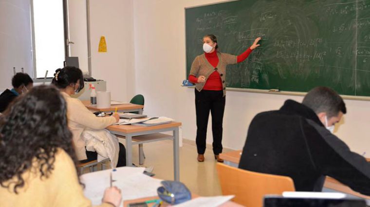 Por primera vez hay más mujeres que hombres en los equipos directivos de los centros de la UCLM 