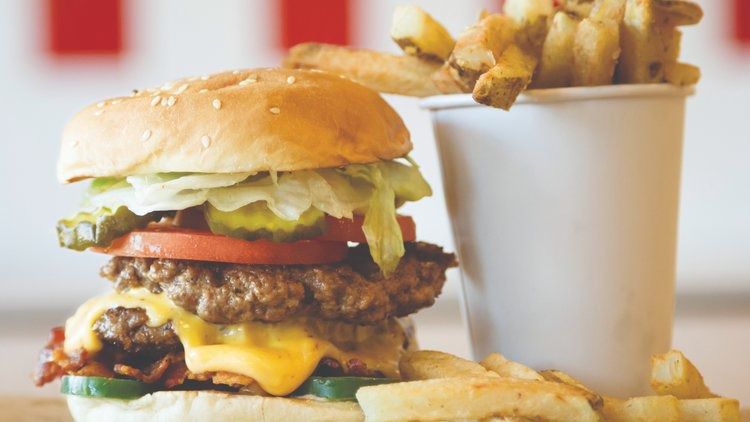 La demanda de hamburguesas a domicilio se disparó más del 100% en 2020