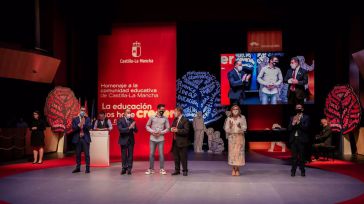 CLM rinde homenaje a su sector educativo tras un año marcado por la pandemia: "No hay sociedad decente sin docentes"