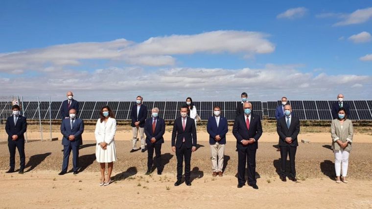 Unos 71.000 hogares recibirán electricidad de origen renovable con el primer complejo fotovoltaico Repsol en Manzanares