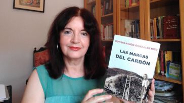 Consolación González presenta mañana en Robledo del Mazo su última novela “Las marcas del carbón”