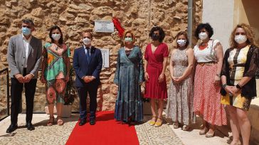 Bellido inaugura en San Clemente el nuevo espacio expositivo Adolfo Suárez y su primera muestra, un homenaje de mujeres artistas a Luisa de Medrano