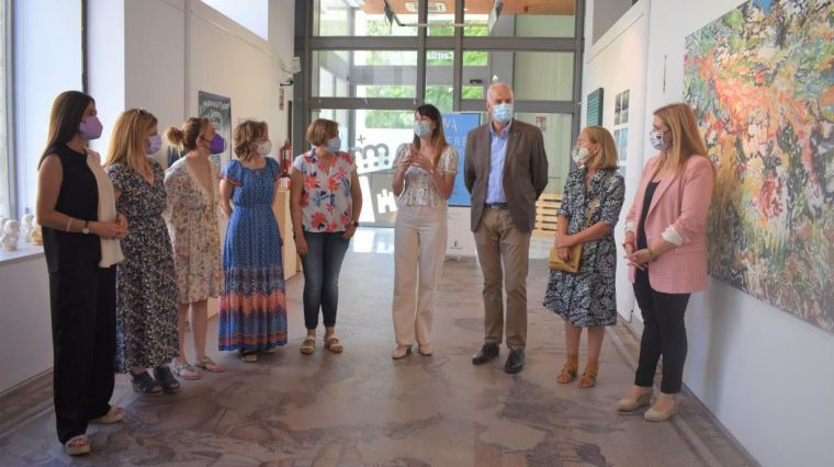 El Gobierno de Castilla-La Mancha lleva a Cuenca la obra de mujeres artistas de la región gracias a la Muestra de Mujeres ‘Amalia Avia’