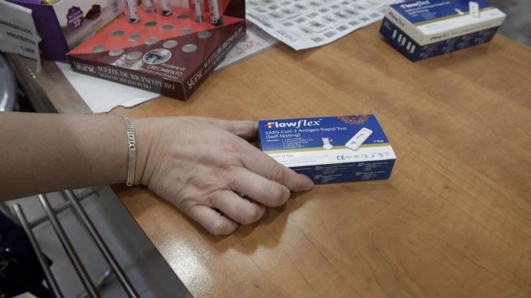 El Consejo de Ministros aprueba la venta sin receta de test de antígenos en farmacias