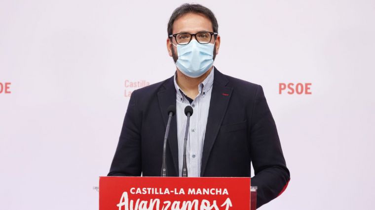 PSOE C-LM ve a Núñez como único político de España que sitúa a Vox en el centro derecha y alerta de su 