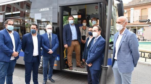 En la foto de archivo, la entrada en circulación de los autobuses a gas de AISA en la línea Miguelturra-Ciudad Real