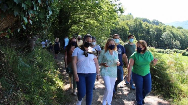 Pastor reprocha a Sánchez que siga de vacaciones con la luz en máximos y se pregunta por su 'escudo social'