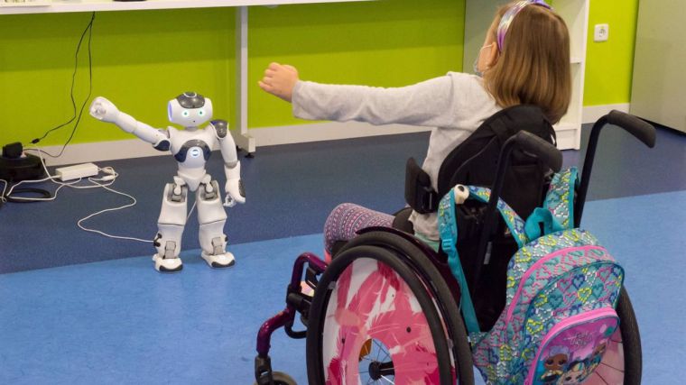 El Hospital de Parapléjicos de Toledo ensaya con robótica para reducir sesiones de rehabilitación en pacientes pediátricos con lesión medular