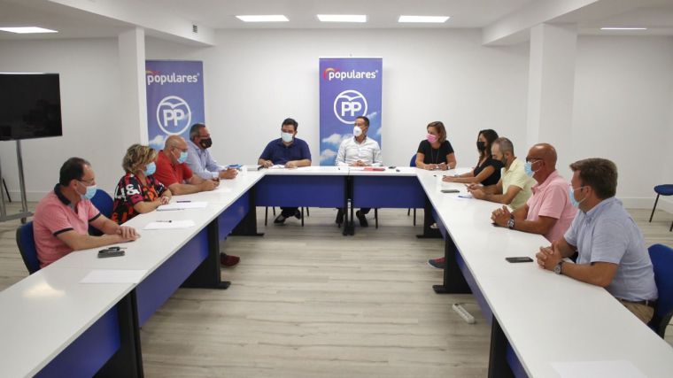 Velázquez: 'El PP es la única alternativa al abandono de los gobiernos socialistas de Sánchez y García-Page'