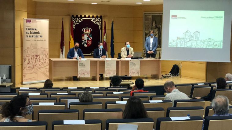 Especialistas y jóvenes investigadores debaten en la UCLM sobre la historia de Cuenca