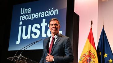 La Conjura de los Necios: Gobernar entre falacias y propaganda 