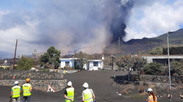 Dos investigadores de la UCLM trabajan en varias líneas de investigación sobre el volcán de La Palma