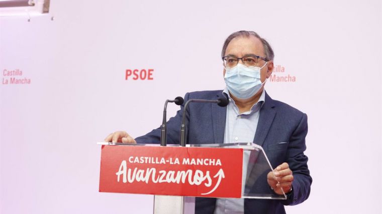 El PSOE pide a Núñez que aplauda el anuncio del inicio de la vacunación con la tercera dosis a mayores de 65 años