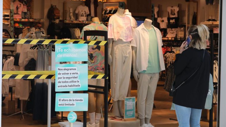 Las ventas de moda y textil han caído un 23% en lo que va de año y aún no han recuperado los niveles prepandemia