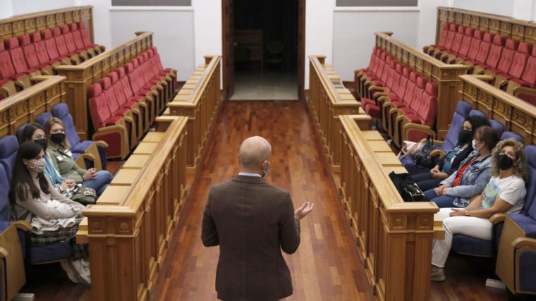 Las Cortes regionales retoman las visitas guiadas a su sede en el Convento de San Gil de Toledo