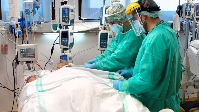 Castilla-La Mancha registra el menor número de pacientes COVID en UCI de los últimos tres meses