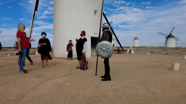 Periodistas especializados de Polonia visitan Campo de Criptana en un viaje organizado por ACEVIN