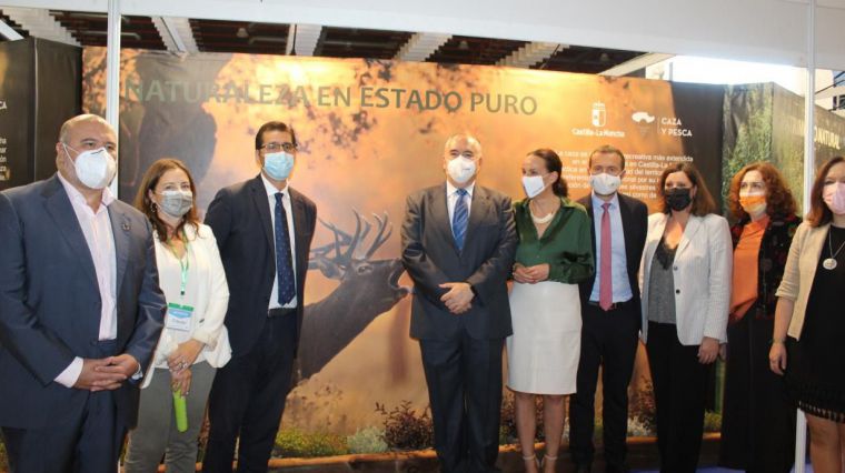 La Junta muestra su apoyo al sector cinegético en FERCATUR como motor económico y garante de la biodiversidad del territorio