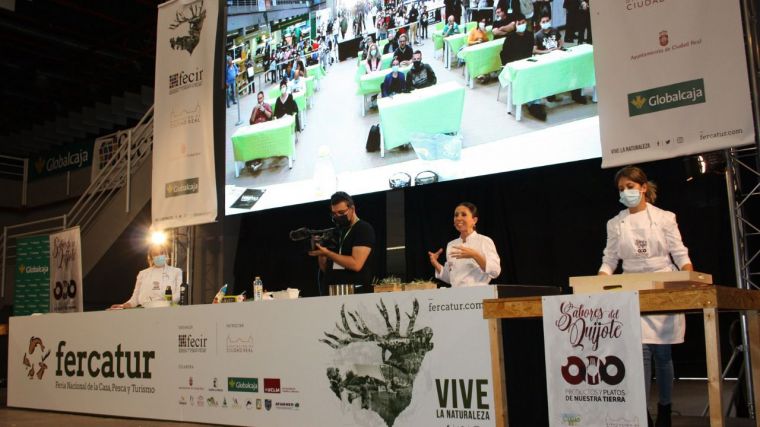 Los visitantes de FERCATUR disfrutan con las propuestas gastronómicas de grandes chefs