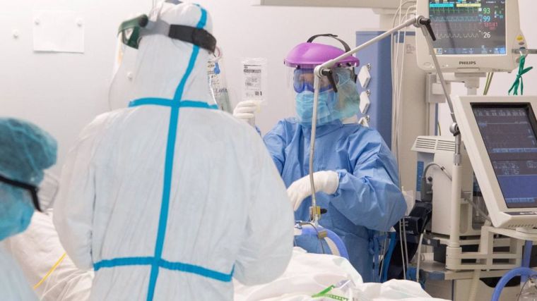 Reducción de los pacientes COVID en las UCI de los hospitales de Castilla-La Mancha, en una jornada con un único fallecido