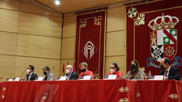 El Gobierno de Castilla-La Mancha reconoce el papel clave de la abogacía en la defensa de mujeres y menores víctimas de violencia de género