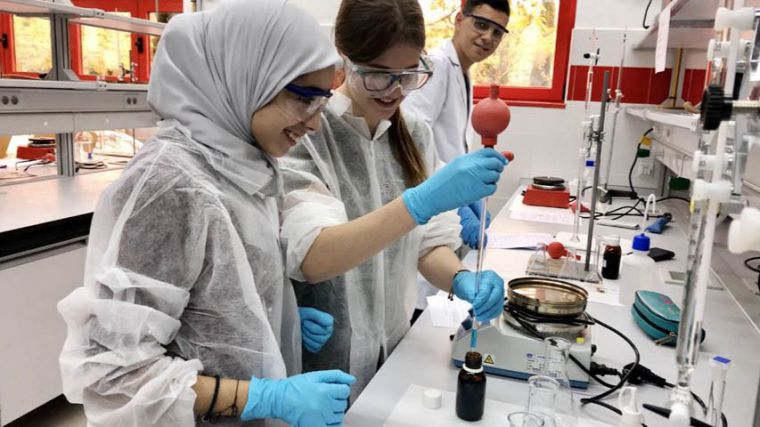 La Facultad de Ciencias y Tecnologías Químicas de Ciudad Real recupera, y además de forma presencial, la festividad de su patrón