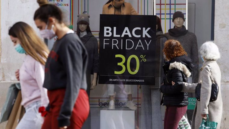 El 62% de los españoles adelantará sus compras navideñas para aprovechar los descuentos del 'Black Friday'