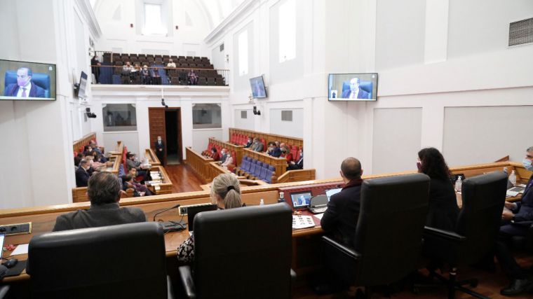 El Parlamento regional aprueba unánimemente una declaración institucional de apoyo a la ley de bebés robados