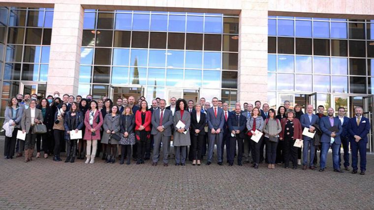 El Campus de Ciudad Real celebra el acto de toma de posesión de nuevo profesorado y de homenaje al personal con 25 años de servicio