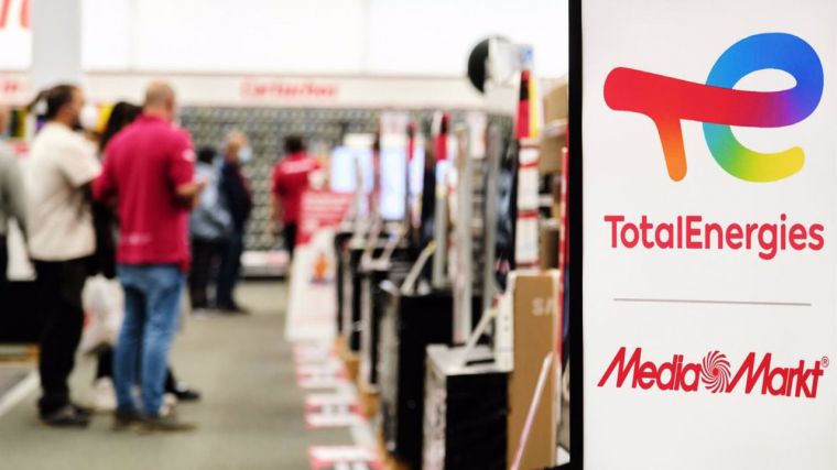 MediaMarkt se alía con TotalEnergies para impulsar el autoconsumo y los puntos de recarga eléctricos