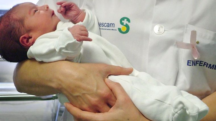 De enero a octubre CLM registró una reducción del 3% en los nacimientos con respecto a 2020