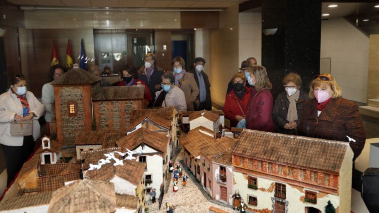 Ya puede verse en el edificio de Grupos un belén con una recreación histórica del barrio toledano de San Cipriano y el antiguo Convento de San Gil