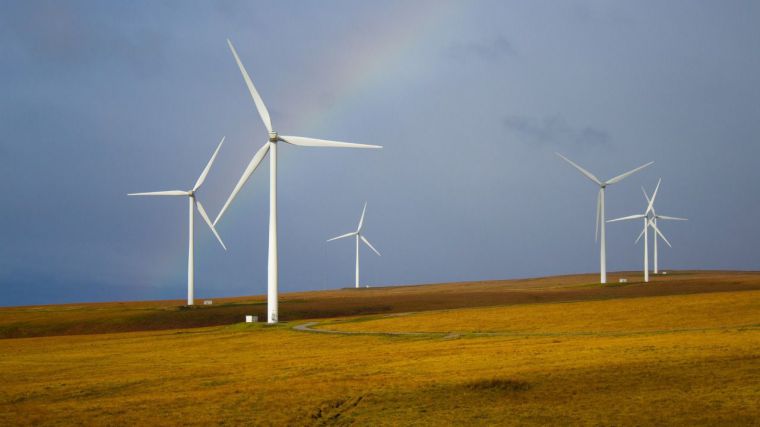 CLM dispara la producción de energía renovable, más barata y menos contaminante, en plena escalada de la factura de la luz