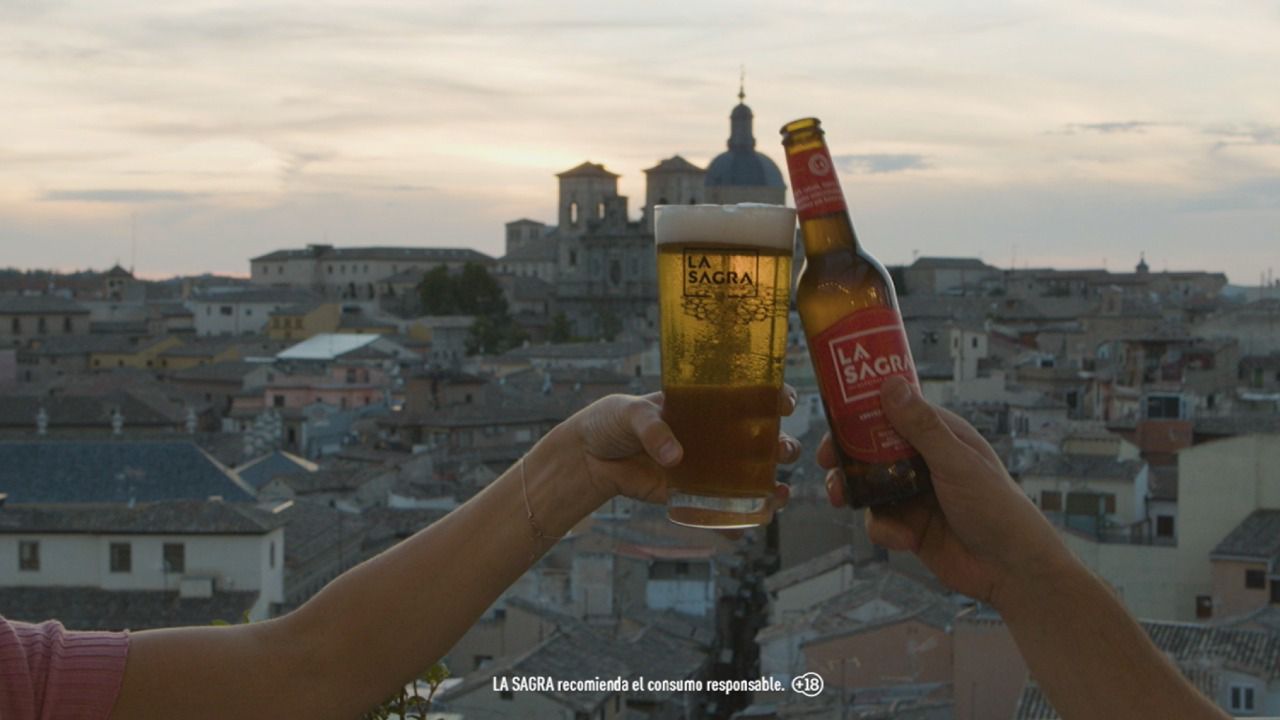 Cerveza LA SAGRA protagoniza el primer anuncio del año en Castilla-La Mancha