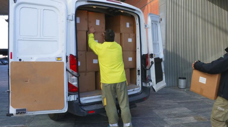 El Gobierno de Castilla-La Mancha ha enviado esta semana más de 700.000 artículos de protección a los centros sanitarios