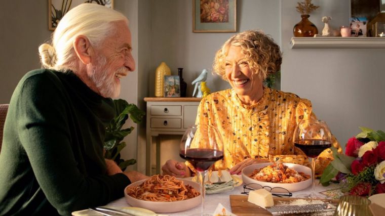 Just Eat prevé que los pedidos de comida a domicilio se disparen un 65% por San Valentín, con la alta cocina como protagonista