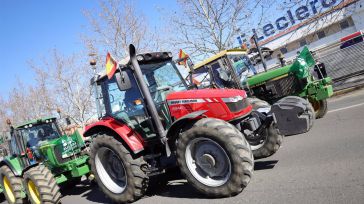Unos 2.000 agricultores y 150 tractores recorren Ciudad Real en contra del aumento de los costes de producción