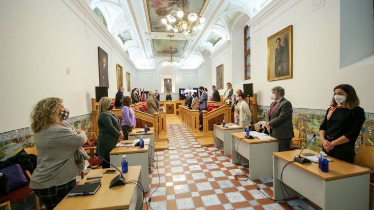 El pleno de Toledo se suma al Día Internacional de la Mujer y aboga por avanzar hacia la igualdad real